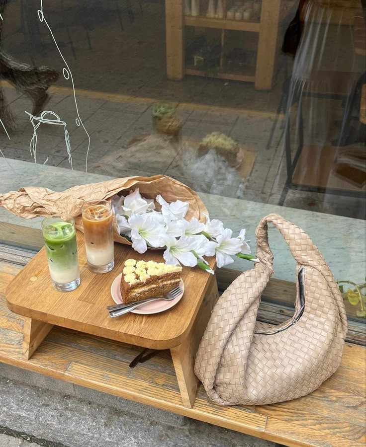 shewearprada's tweet image. Summer break 🌿🧋⛅🌷