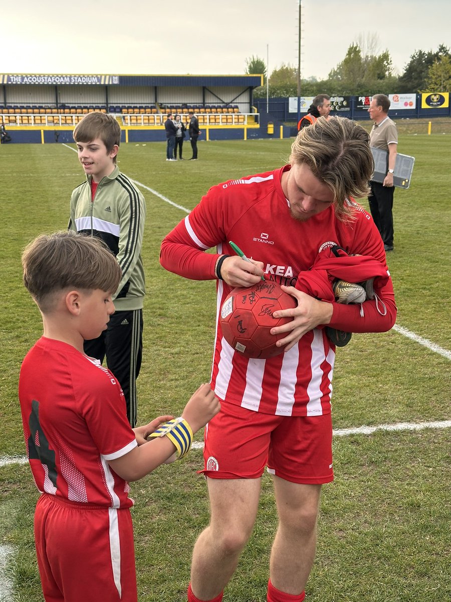 NicNakNui's tweet photo. @TownShifnal Gents not only have you achieved promotion and your own ambitions you have made countless children from the village extremely happy 
Boys well done and thank you. https://t.co/syYn3MJkgQ