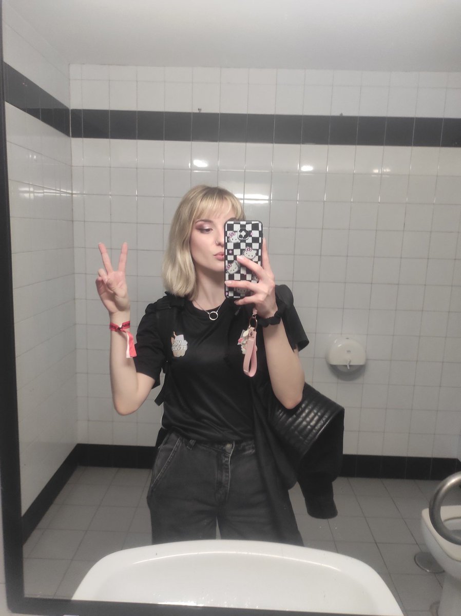 _MagmaEX's tweet image. Acabé 5-3 perdiendo en el win and in en mi primer major ❤️‍🩹
Muchas gracias a todos lxs guapetonxs que habéis estado apoyando pq yo me veía palmando todas las rondas 💜💜💜