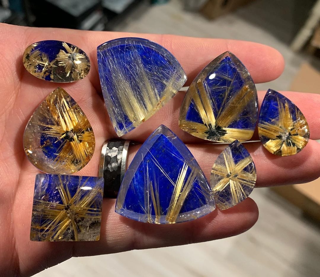 GeologyTime's tweet photo. Lapis Backed Rutile Quartz and Star Rutile Quartz!

Photo: Rare Earth Mining Co https://t.co/kn0RG5rEs2