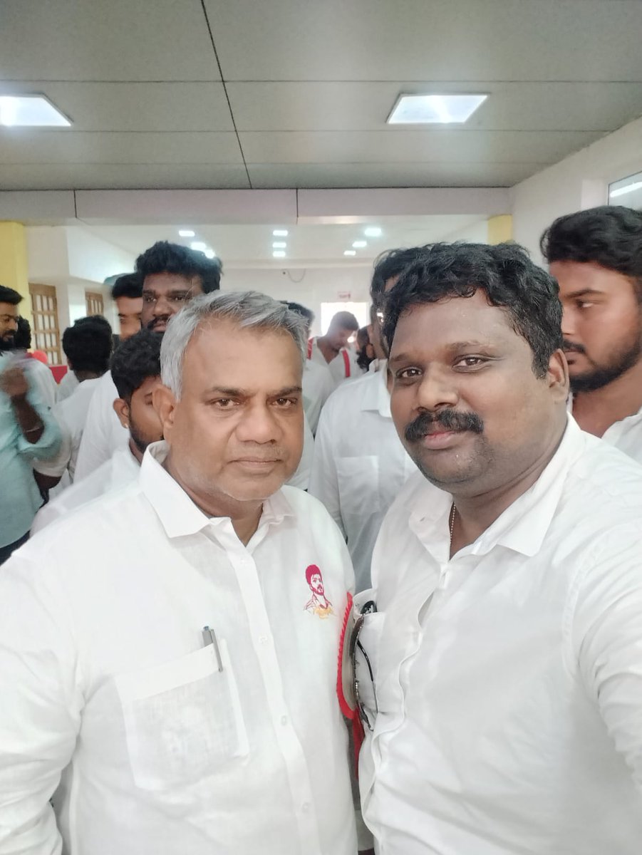 VigneshMARINENG's tweet image. எங்களின் ஆசானே 🇪🇦🇪🇦🇪🇦
#தமிழகவெற்றிக்கழகம்