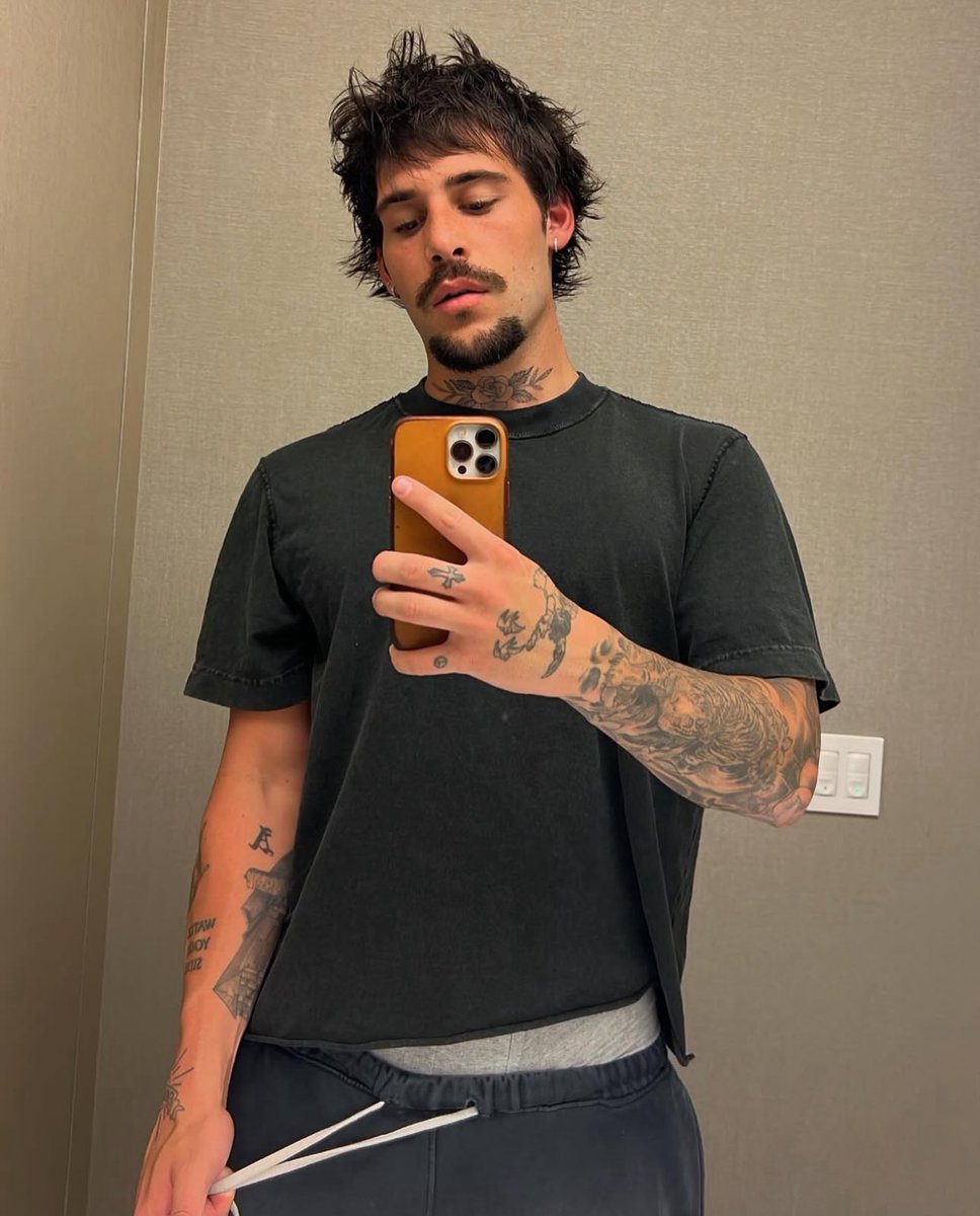 don’t scroll without saying hi