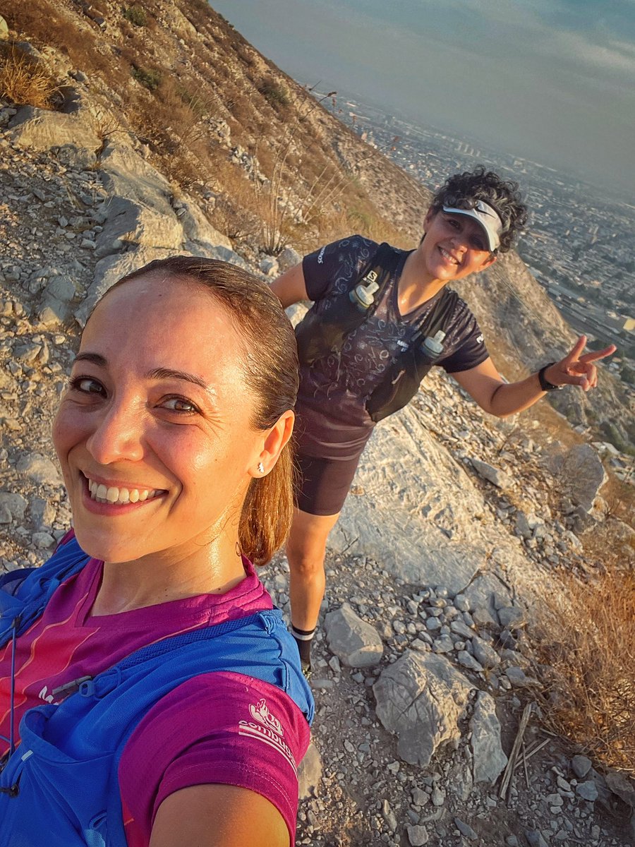 Día de cerrito feliz!! 😁
18k que me supieron como a veintitantos!! 😅
Muchísima humedad!! Calorcito rico!! 🥵 Y harta contaminación… 🥴🤧 
#YoElegiCorrer 
<a href="/MeEncantaCorrer/">Me Encanta Correr</a>