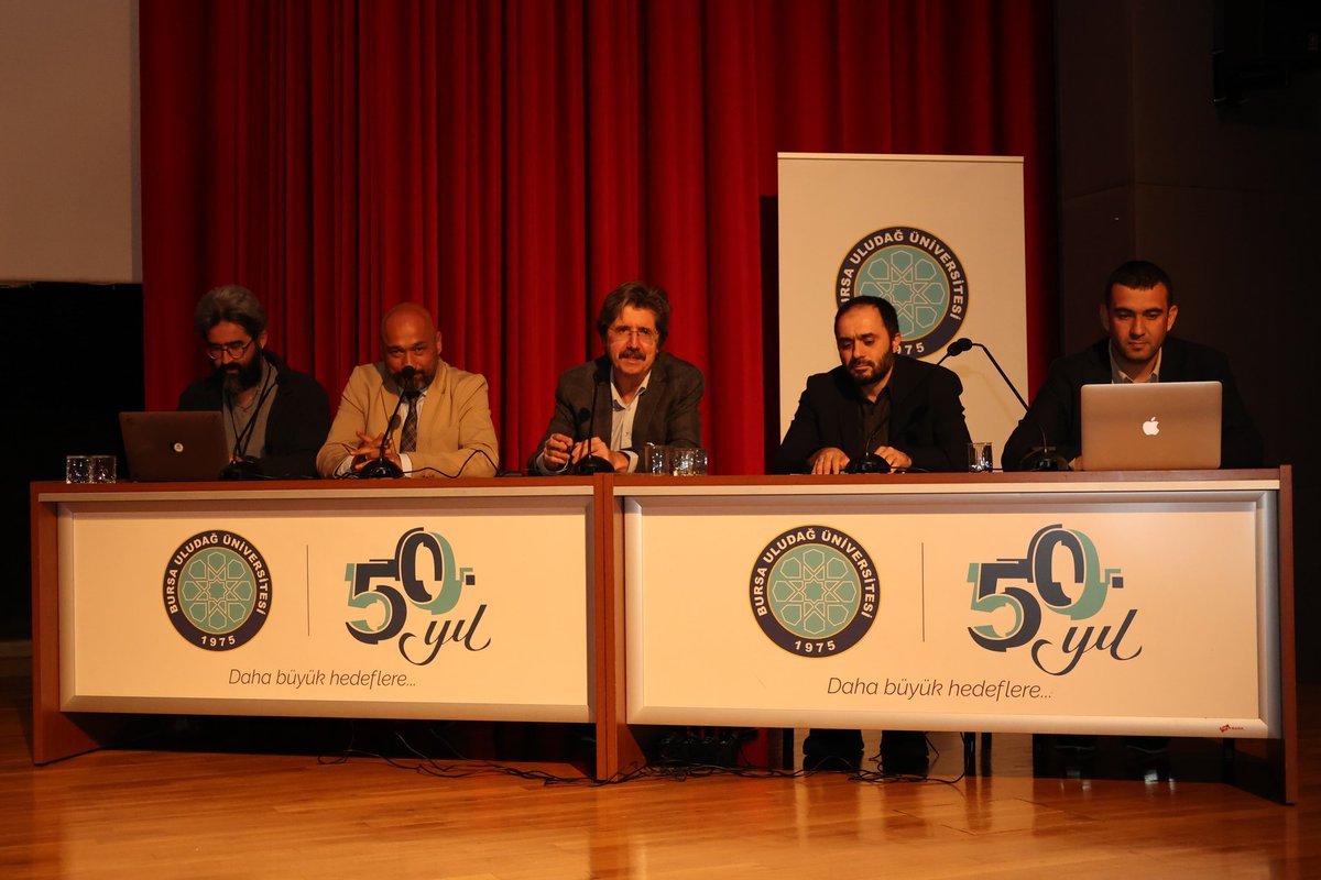 K. Tahir sempozyumu dolu dolu bir günün ardından sona erdi. Sempozyuma sunduğu imkanlarla gerçek anlamda ev sahipliği yapan Uludağ Üniversitesi'ne, sempozyumun her anında yanımızda olan Uludağ Üniversitesi rektörü <a href="/fyilmazuludag/">Ferudun Yılmaz</a> Hocam nezdinde teşekkürler <a href="/iuefsosyoloji/">İstanbul Sosyoloji</a>