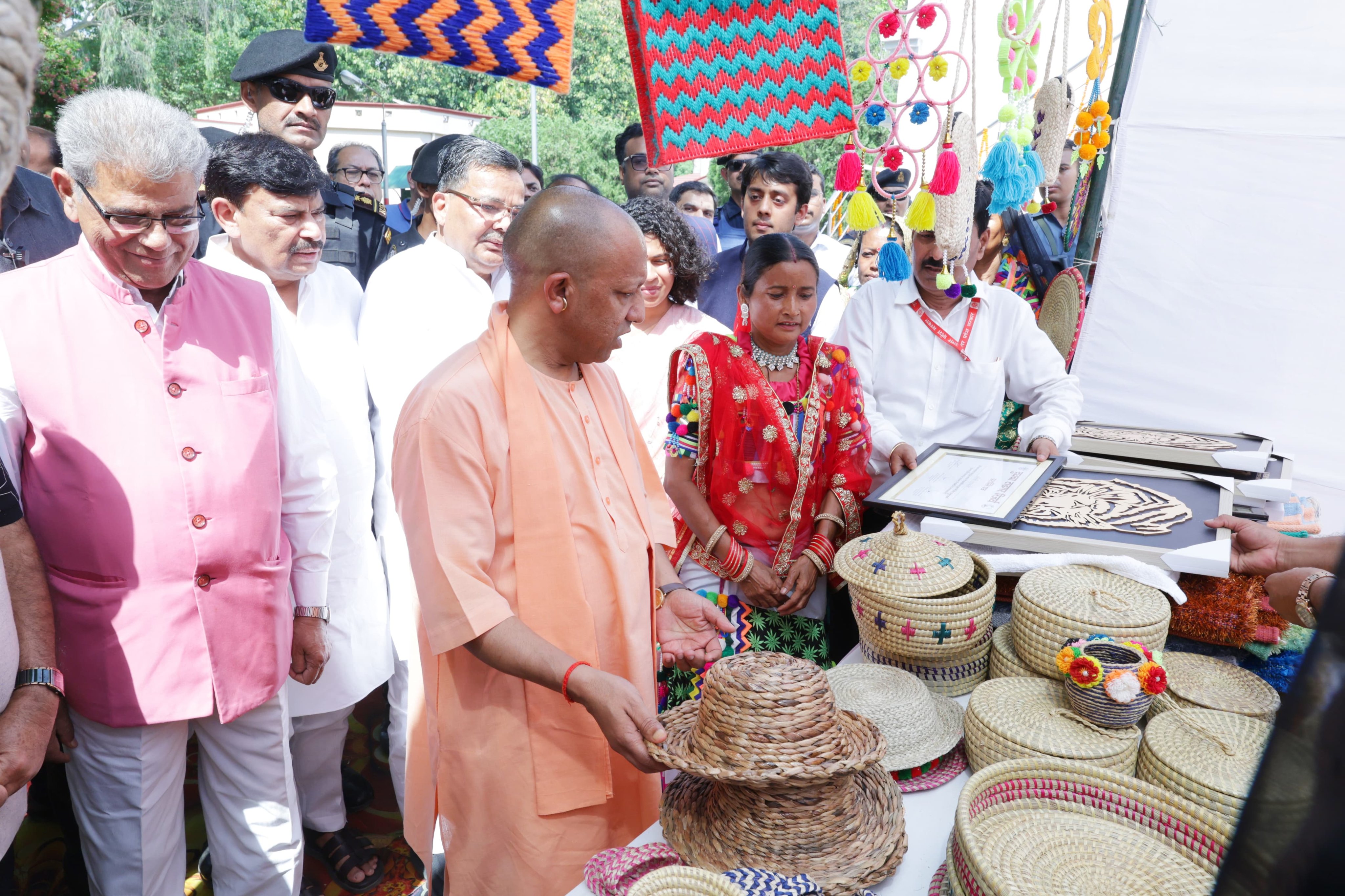 मुख्यमंत्री योगी आदित्यनाथ का दुधवा टाइगर रिजर्व दौरा
