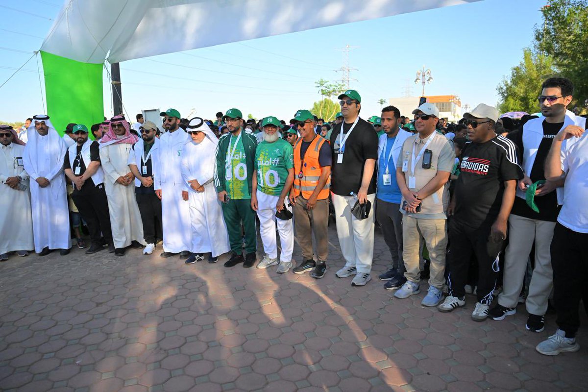 healthtabuk1's tweet photo. إنطلاق مبادرة #امش30 في ممشى الأمير فهد بن سلطان بتبوك ، يتقدمهم مدير عام فرع وزارة الصحة بمنطقة تبوك الدكتور غرم الله الغامدي وعدد من مديري الإدارات الحكومية https://t.co/9KohAHWPeF