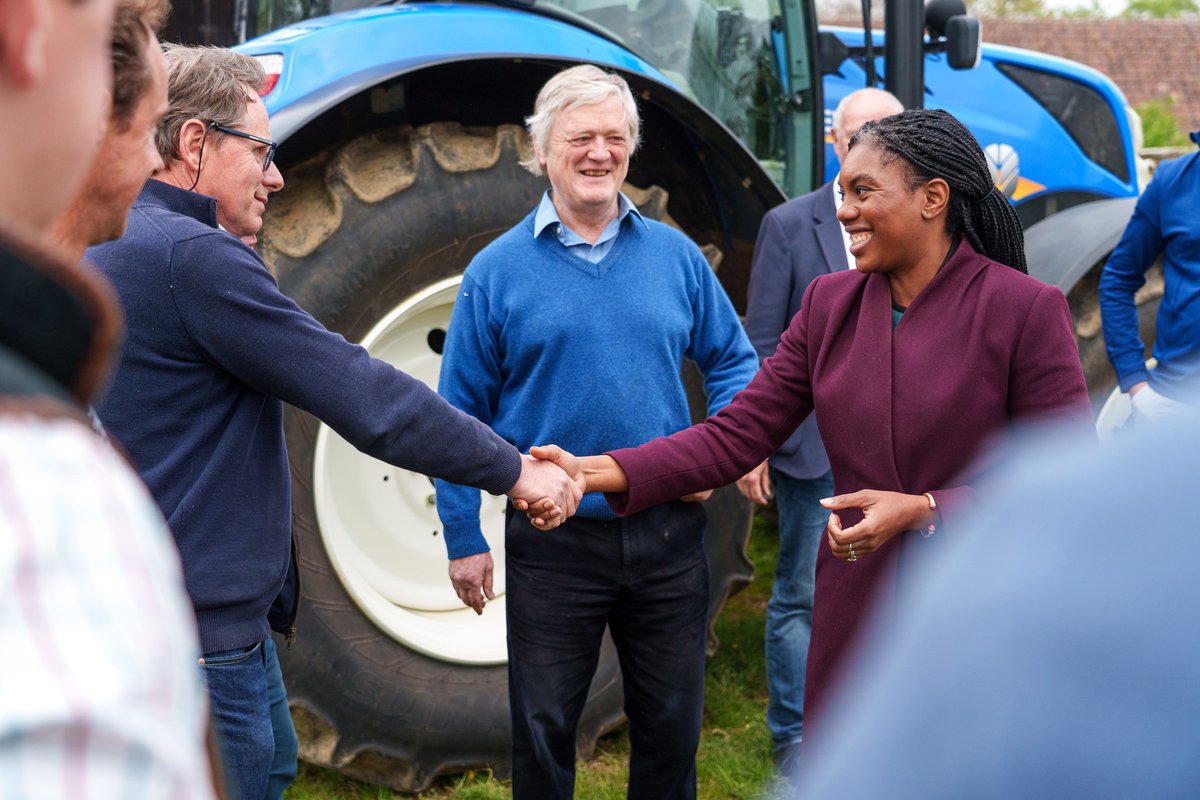 Conservatives tweet media