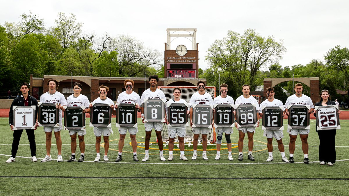 Celebrating the winningest senior class in program history. ❤️

⚔️ #SwordsUpBU ⚔️