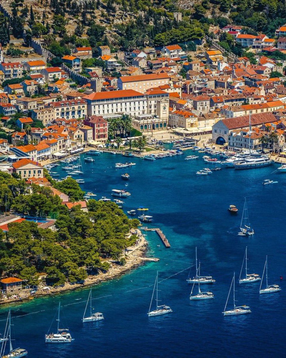 Architectural Views tweet media