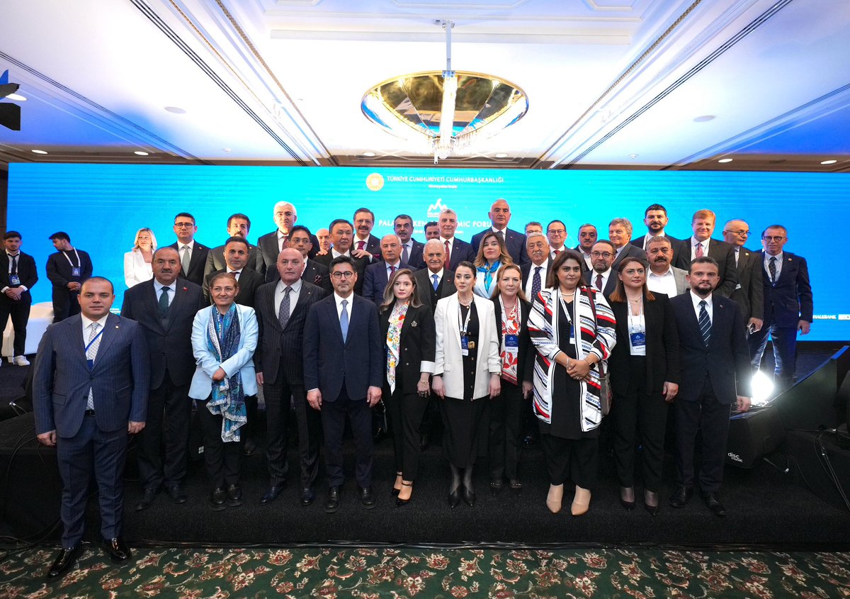 Millî Eğitim Bakanlığı (@tcmeb) on Twitter photo Millî Eğitim Bakanı <a href="/Yusuf__Tekin/">Yusuf Tekin</a>, “Palandöken Ekonomi Forumu” Panelinde Hitap Etti
“Dünyada nasıl ekonomide, ticarette, teknolojide değişiklikler oluyorsa eğitimle ilgili değişiklikleri de takip edebileceğimiz, anında adapte edebileceğimiz bir mekanizma oluşturduk. Eğitim Millî Eğitim Bakanı <a href="/Yusuf__Tekin/">Yusuf Tekin</a>, “Palandöken Ekonomi Forumu” Panelinde Hitap Etti
“Dünyada nasıl ekonomide, ticarette, teknolojide değişiklikler oluyorsa eğitimle ilgili değişiklikleri de takip edebileceğimiz, anında adapte edebileceğimiz bir mekanizma oluşturduk. Eğitim