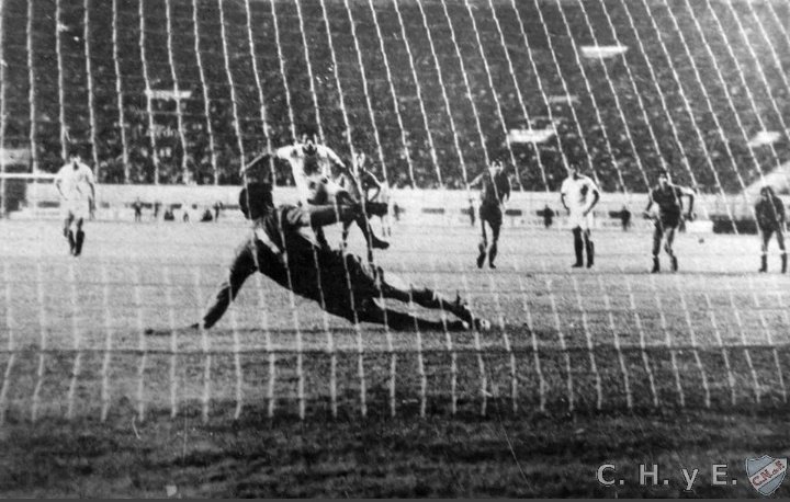 CNdeFhistoria's tweet photo. 🗓 26/04/1937

Nace en Recife 🇧🇷, Haílton Correia de Arruda “Manga”

🏆🌎🌐 Legendario 🧤 arquero del Decano, Campeón de América y del Mundo, Campeón de la Interamericana y Tetracampeón Uruguayo

🏆9️⃣𝑻𝑰𝑻𝑼𝑳𝑶𝑺 𝑶𝑭.
🏆🌎 Libertadores 1971
🏆🌐 Intercontinental 1971
🏆🌎 Interamericana 1971
🏆 Uruguayo 1969-70-71-72
🏆 Ciudad de Montevideo 1973
🏆 Campeones Olímpicos 1974

QEPD Haílton!

💻https://t.co/t06NqCz35N