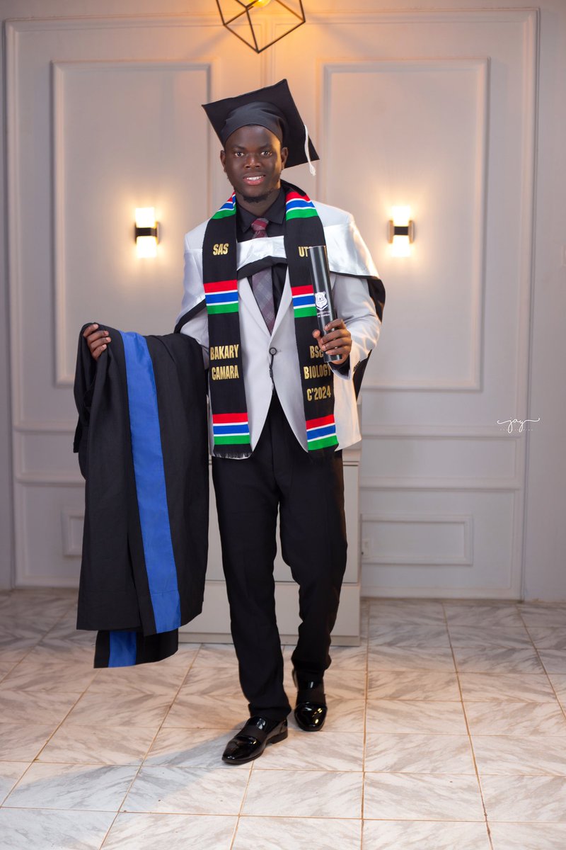 OneManBaks's tweet photo. Alhamdulillah! Bsc earned! 
Incredibly proud to have achieved this milestone. Thanks to Allah, family, friends, lecturers and all those i crossed paths with at uni. https://t.co/U8gVopLtd2