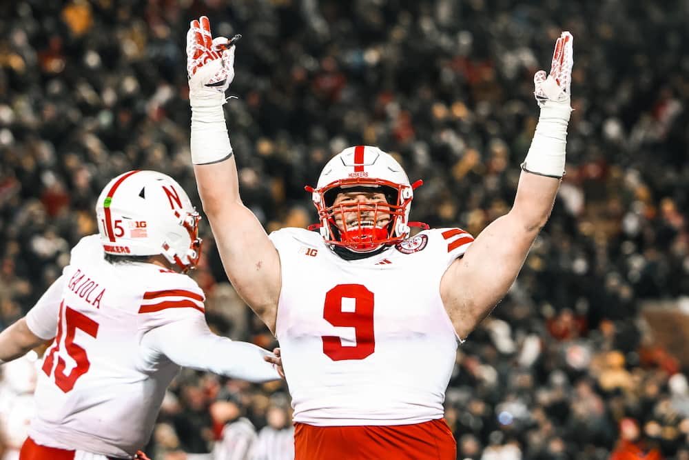 TheEagleTimes_'s tweet image. New Eagles DT Ty Robinson was a Fullback for 8 plays at Nebraska and scored on 7 of them
😳😳😳
#FlyEaglesFly