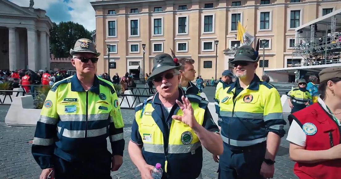 isabellarauti's tweet image. #funerale #PapaFrancesco 

Grazie a tutti coloro che hanno curato la macchina organizzativa per l’encomiabile impegno; un ringraziamento particolare agli uomini ed alle donne delle Forze Armate e dei Corpi dello Stato che hanno vigilato e accompagnato le esequie di Papa