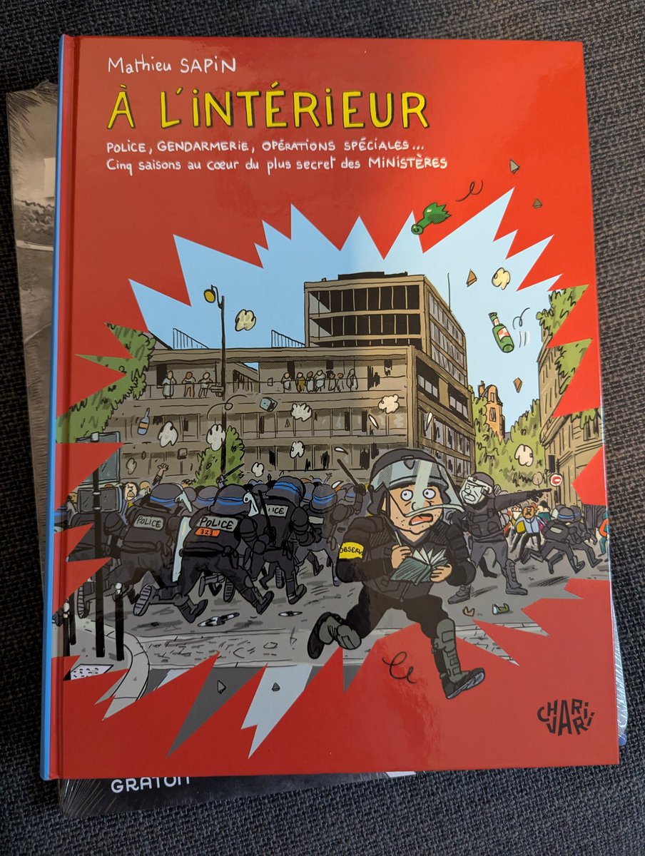Nouveau livre de <a href="/mathieusapin/">mathieusapin</a> 🤩 Un peu de lecture pour ce weekend !