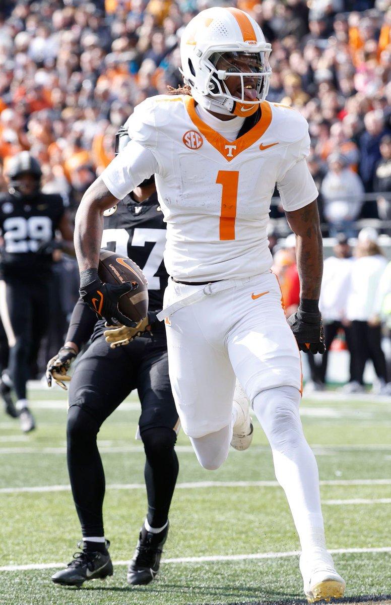 NEW RAIDERS WR Dont'e Thornton Jr:

6'5", 78.5" wingspan

4.3 40

#2 in class

18.7 mph at 10 yards

#1 in class

23.7 mph top speed in 40

#2 in class

25.4 yards/catch

#1 in all of FBS

23% of catches went for touchdowns

#1 in class

89 athleticism test score

#6 in class