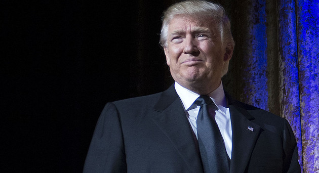 ProtocoloHoyCR's tweet image. Si tiene corbata negra y decidió unilateralmente otro color 🙄