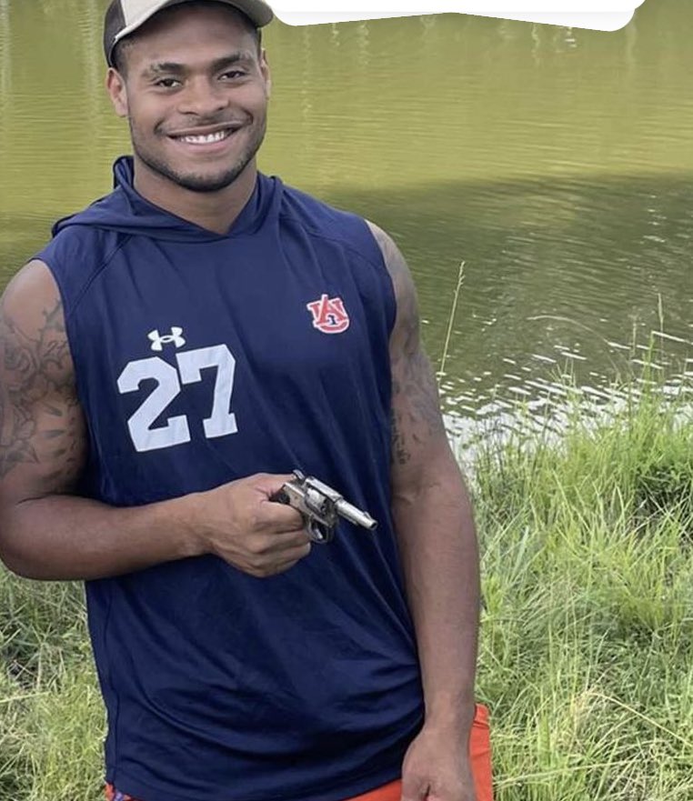 amandalaurenm's tweet image. So happy to see Jarquez Hunter get drafted. Definitely one of my fave Auburn backs EVER!! Go be grear 27 🫡