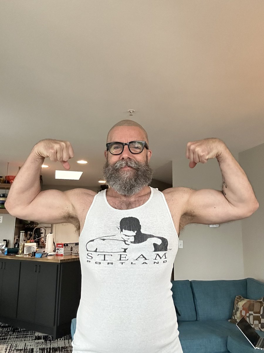 PNW_Fit_Gay_Dad 💪🏻 tweet media