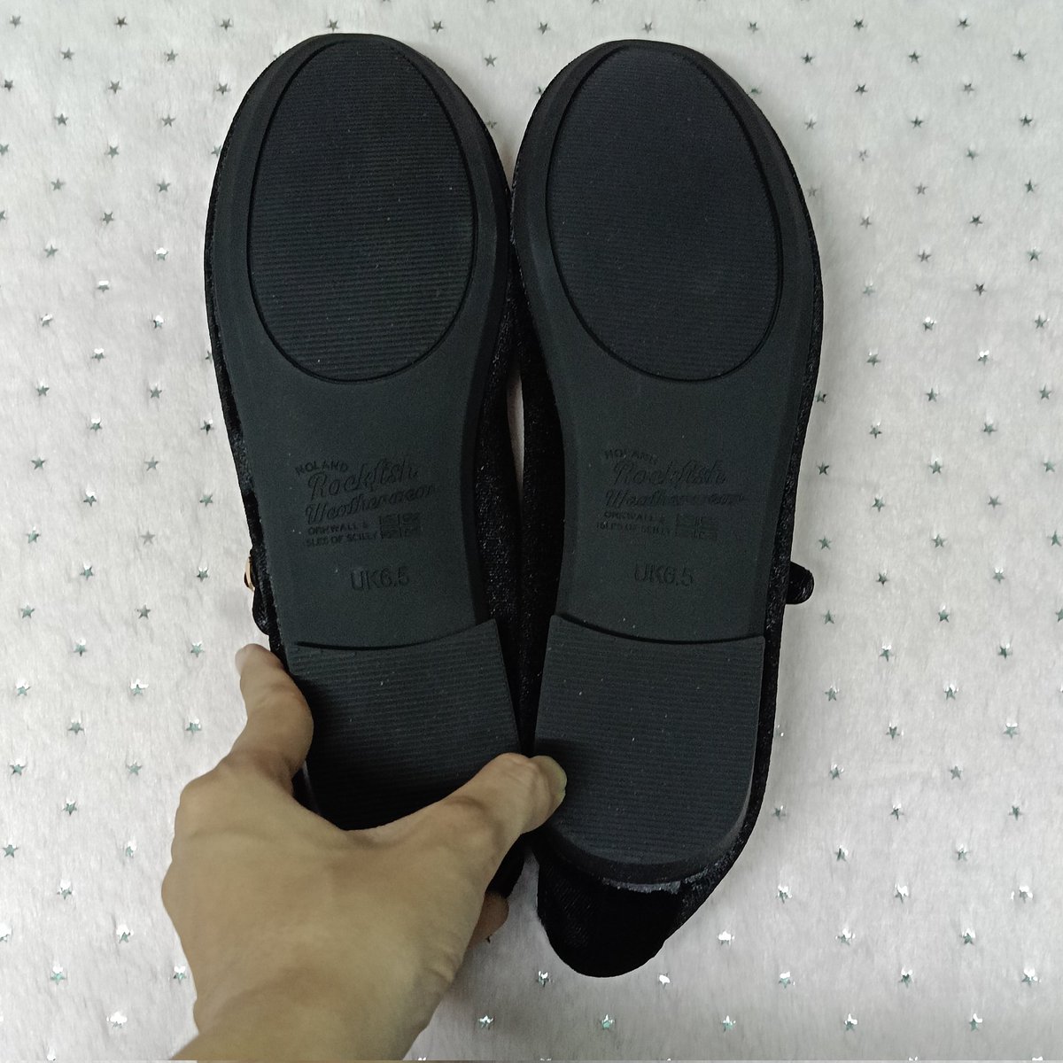 michanshoppp2's tweet photo. ♡ รองเท้าแมรี่เจน รุ่น VELVET เบอร์ 42 ยาว 26 ซม. สีดำ 470฿ (ลองแล้วใส่ไม่ได้ปล่อยต่อค่ะใหม่มาก)

💌 ค่าส่ง 45฿
#ส่งต่อเสื้อผ้า #เสื้อผ้ามือสองสภาพดี #ส่งต่อเสื้อผ้ามือสอง #เสื้อผ้ามือ2 #ส่งต่อ #เสื้อผ้ามือสอง #โล๊ะตู้เสื้อผ้า #รองเท้ามือสอง #ส่งต่อรองเท้า https://t.co/NNS8fiIG37