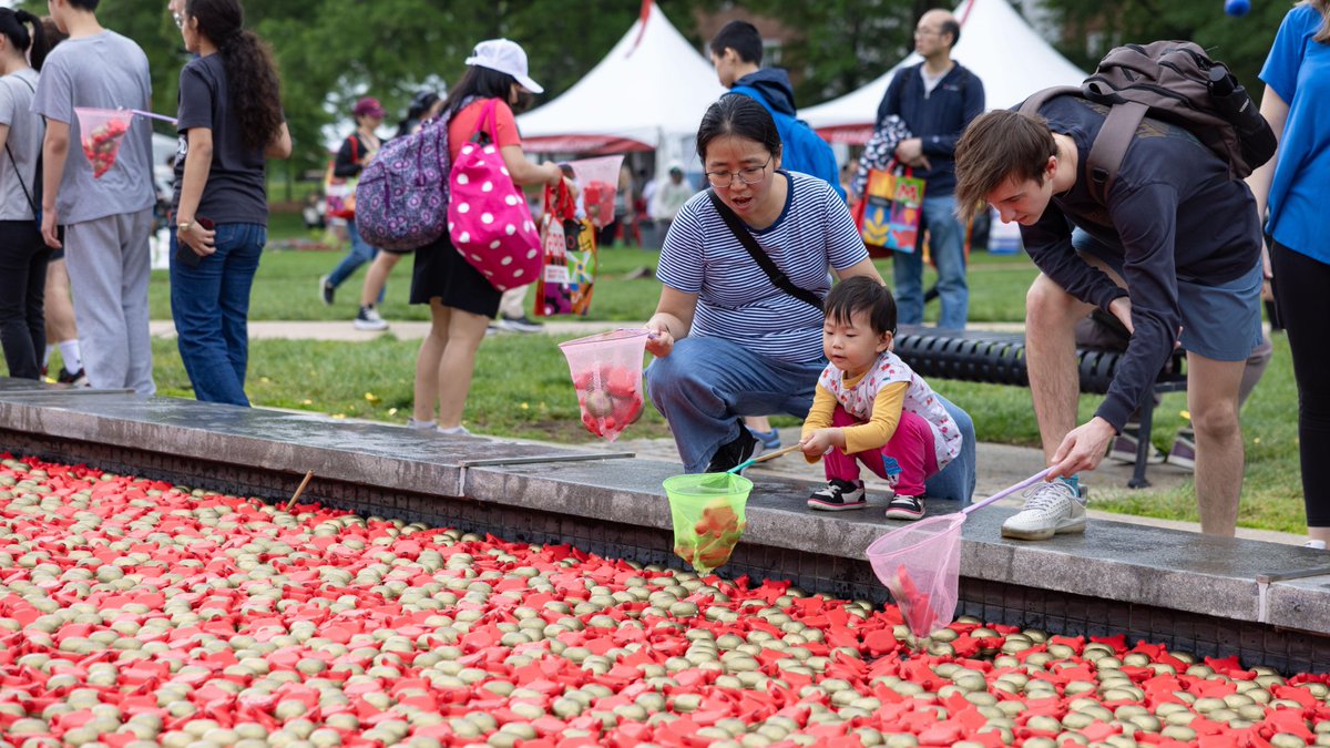 Smiles all across campus on this wonderful #MarylandDay 💛

There's still time to join us — we'll be having a blast until 4 p.m! marylandday.umd.edu