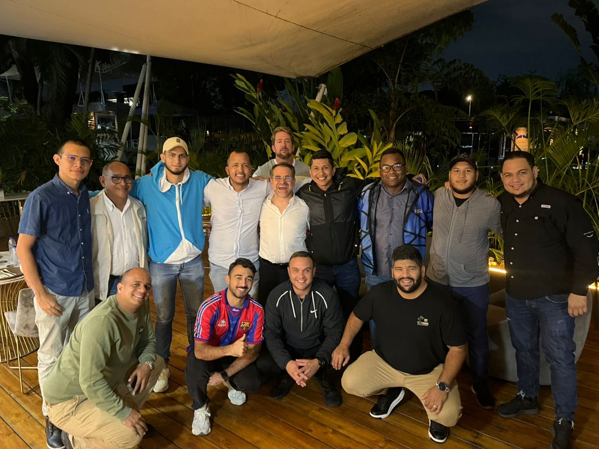 Con el #10 de Carabobo,  se juntaron los que son. Hacia la victoria total este 25 de Mayo <a href="/rafaellacava10/">Rafael Lacava</a>