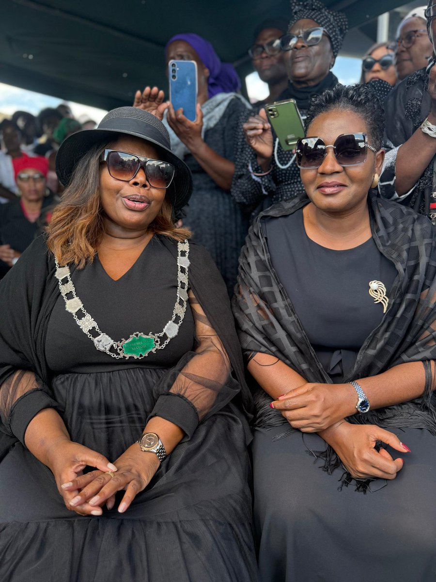 Today, I attended the heartbreaking funeral of six lives lost tragically in Usakos. My thoughts and prayers are with the bereaved families during this difficult time. We’ve provided support to assist them as they navigate this loss.