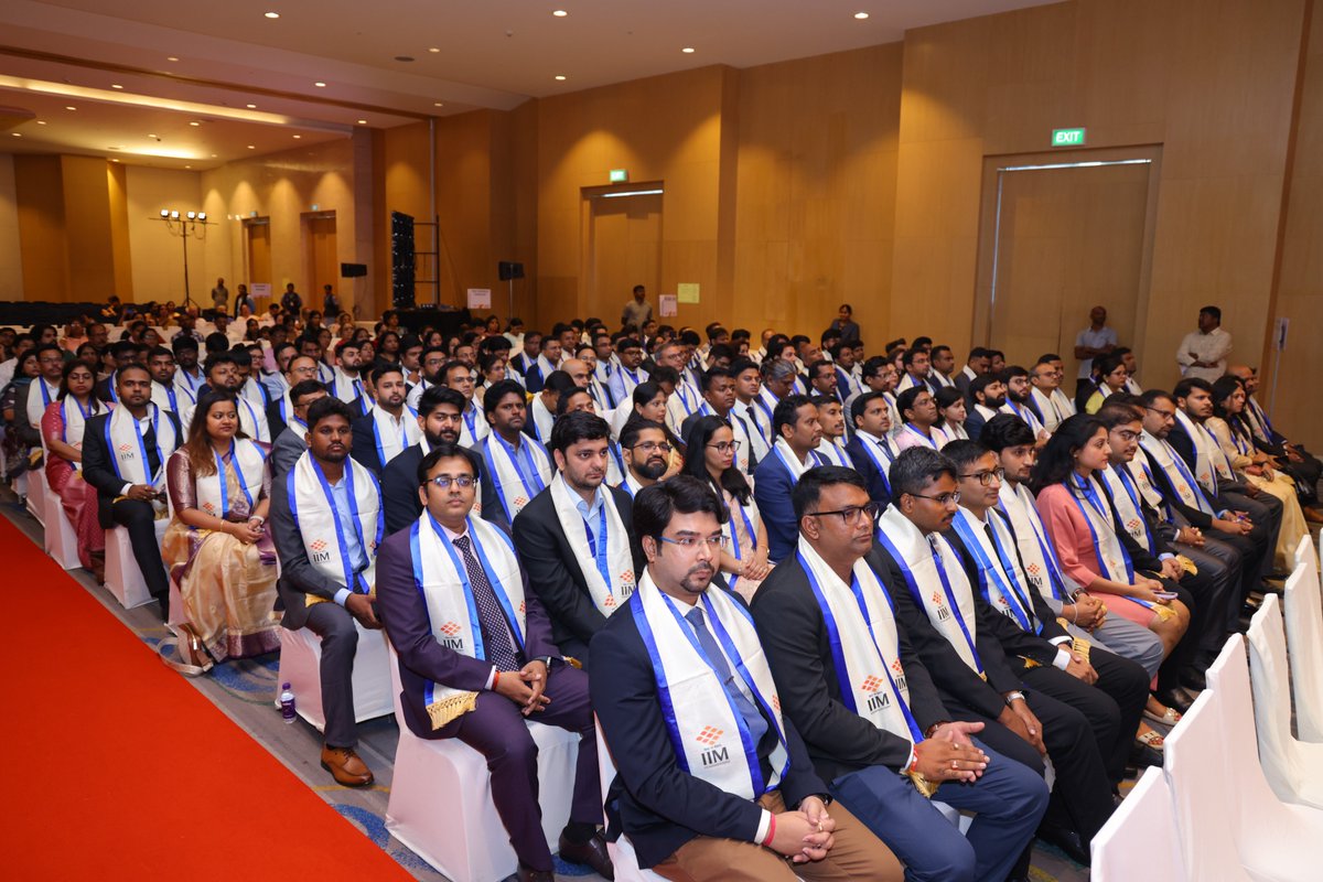 Today marked a proud moment for IIM Visakhapatnam as nearly 200 students graduated from the first cohorts of the Executive MBA (EMBA) and PGPMCI programs in a special convocation.