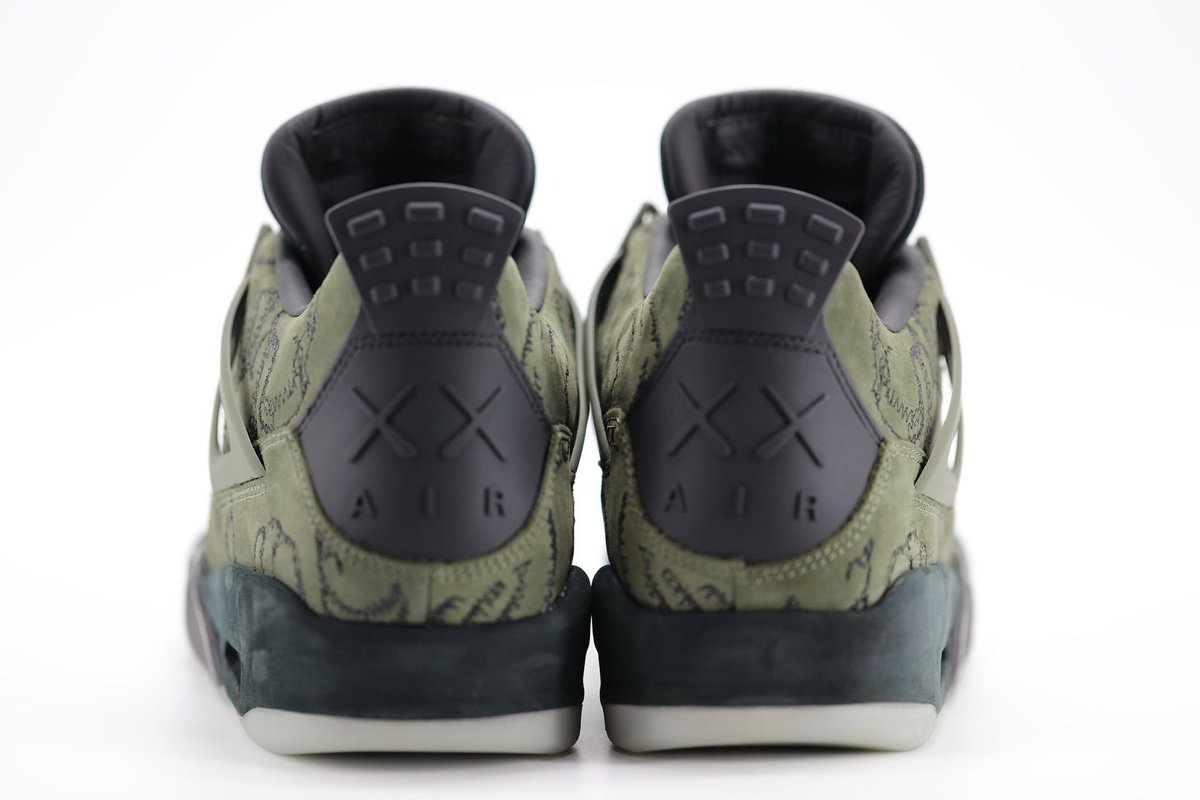 KAWS x Air Jordan 4  display picture 1