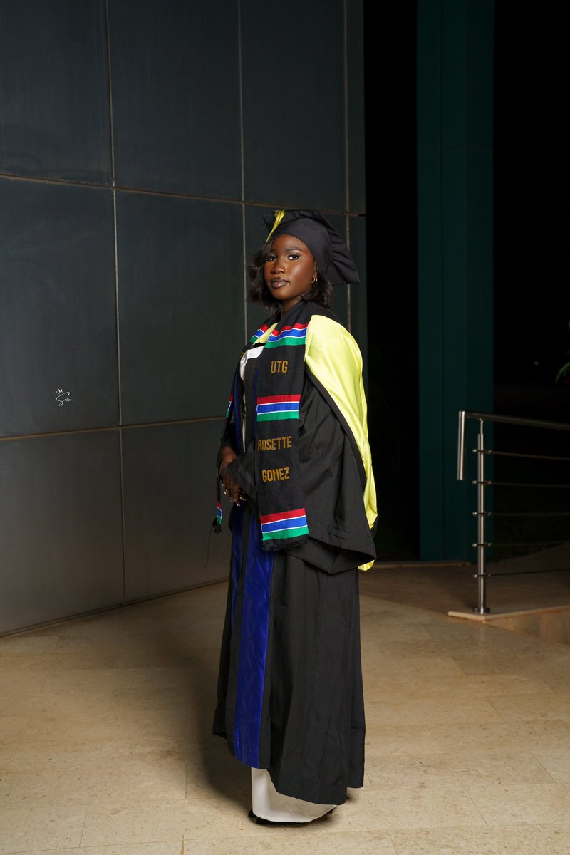 they said “make your mark”, I said make it CUM LAUDE!😮‍💨.
Legum Baccalaureus (LLB) in the bag.⚖️🎓