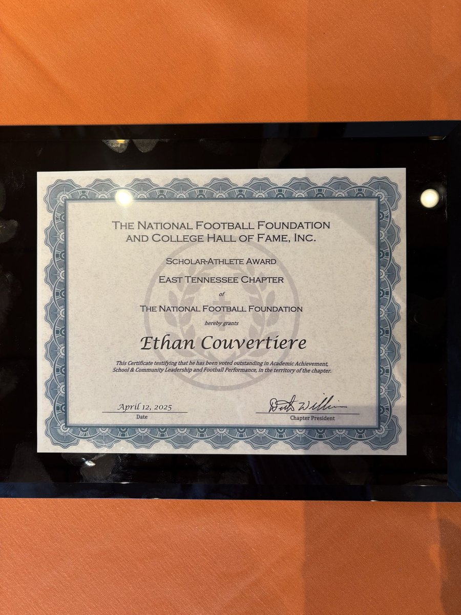 ethancouver's tweet photo. Very thankful to receive the scholar athlete award from the National Football Foundation and College Hall of Fame, East Tennessee Chapter. https://t.co/rcnk1JoSZy