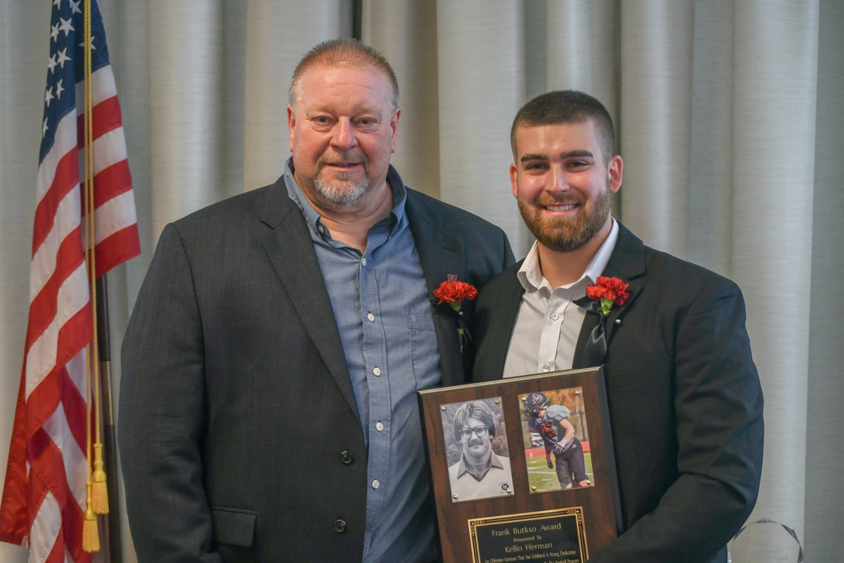 MUMounties's tweet photo. The @MansfieldFB 3⃣8⃣th Annual Frank Butsko Memorial Award Ceremony📸🏈 https://t.co/6FQ6ubc0vS