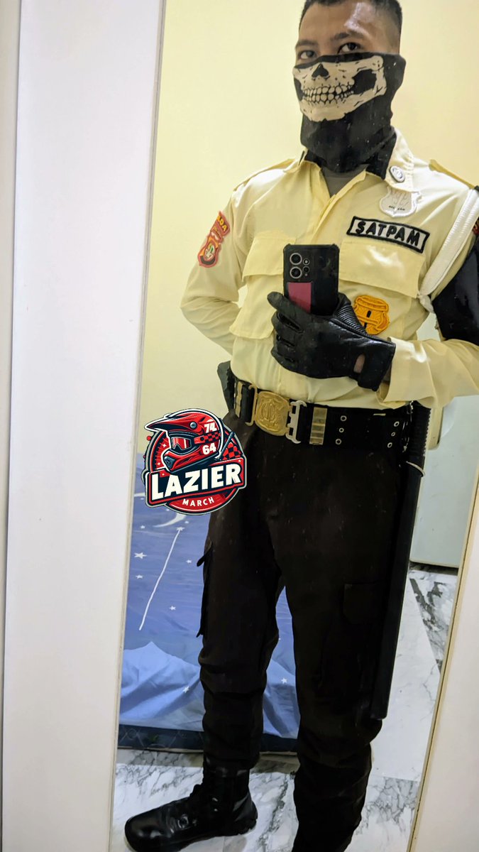 I'm back, with a new gloves. What do you think about these new gloves? Should I clean them? 😏