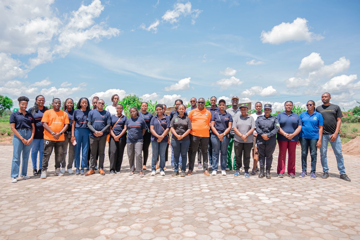 We were thrilled to join the <a href="/BugeseraDistr/">Bugesera District</a> authorities and the community in Gashora sector for our #CommunityDay. Together, we helped repair a resident’s home that was destroyed by recent disasters and worked on rebuilding a damaged road.

Later, we engaged in a dialogue in