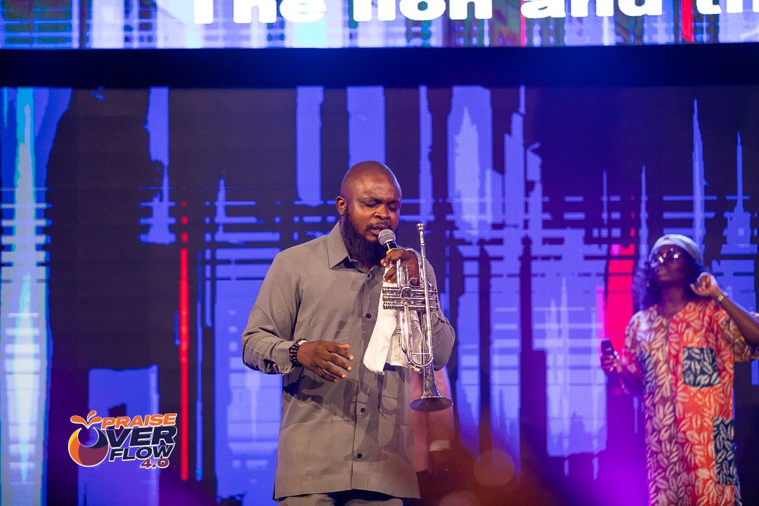 Praise_Overflow's tweet image. The trumpet has always carried a deep sound of victory in Scripture; from Jericho’s walls falling to the calls of heaven itself.
Today, through Uwana Etuk’s trumpet, God released a prophetic sound over Praise Overflow 4.0.
Every blast carried freedom and joy…..