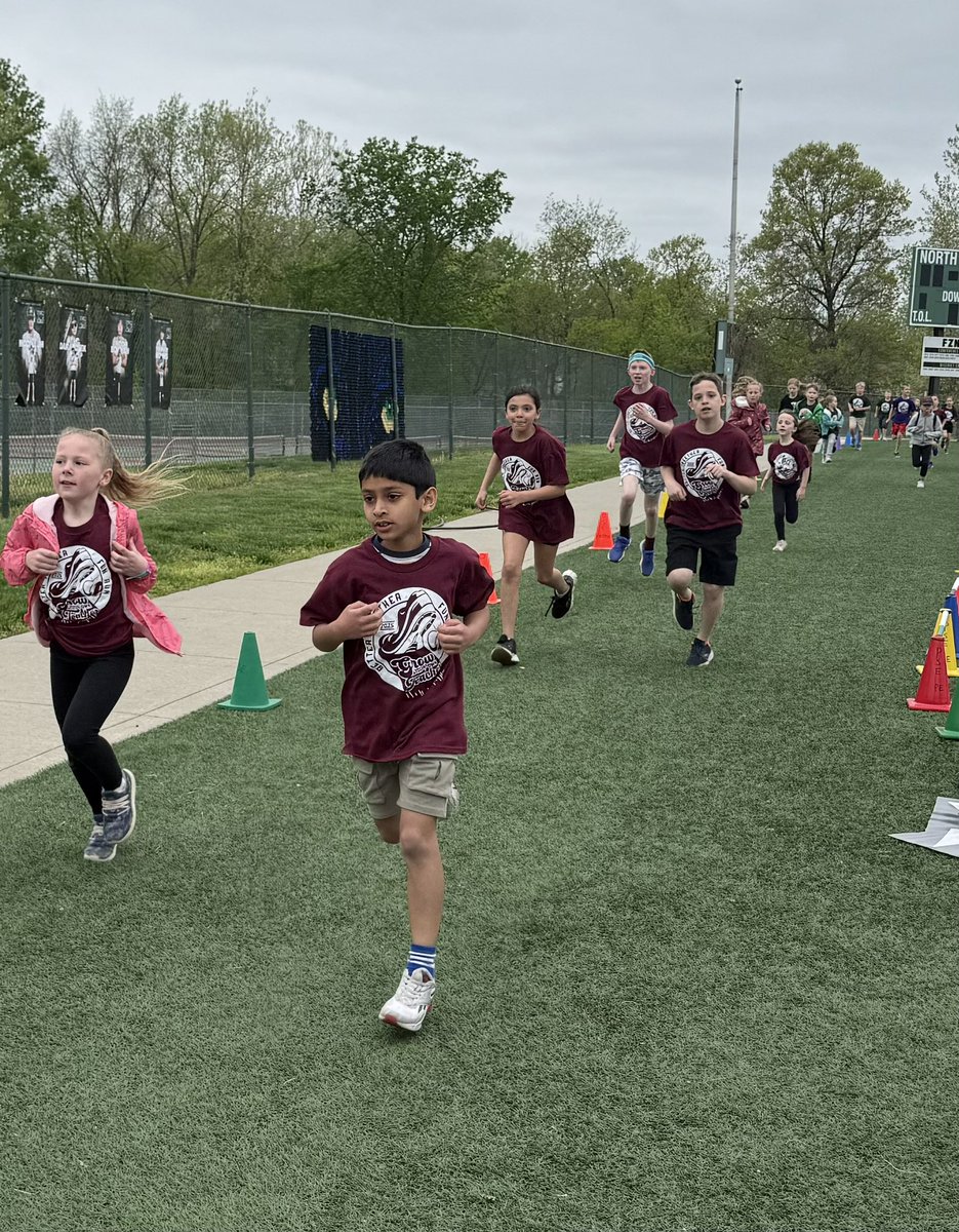 ZumFlintHill's tweet photo. Great morning watching our Firebirds❤️💙🪺. Shout out to our amazing teacher sponsors. Without them, this would not be possible for our kids 🥰. #GYOT #FHE #ProudMom #proudprincipal https://t.co/3zFbzjjaOa