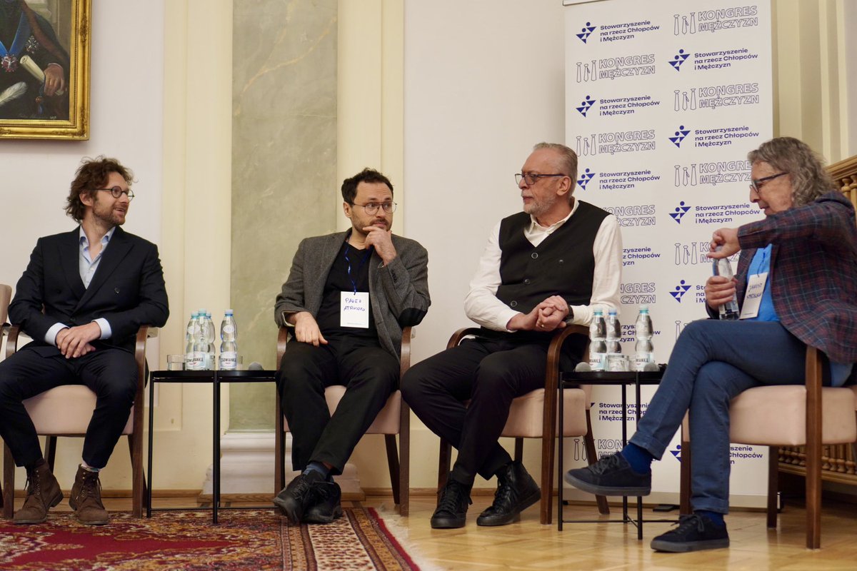 IFFSS2019's tweet photo. 💡👷♂️🤦♂️🤴👨💻👨🏫👨🎓Męskie sprawy!
Szerokie spektrum tematów i dobre dyskusje na II Kongres Mężczyzn @schmorgpl - wiele ważnych pytań, ciekawe grono ekspertów! Oraz delegacja reporterska @BycMezczyzna 🎥🎤🎙️😊💪 i znajomi z #TatoNet https://t.co/sDIWFSUpsa