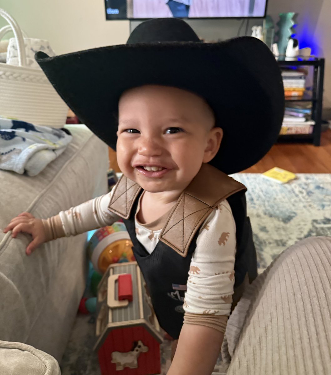 elliebaker's tweet photo. Can’t wait for the show tonight! #LastCallWithAlan @OfficialJackson https://t.co/HtSQq7Ws16
