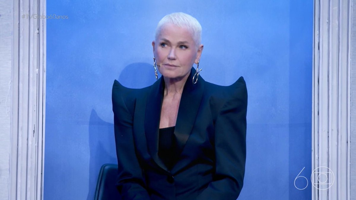 Um tweet para apreciar a beleza da nossa rainha <a href="/xuxameneghel/">Xuxa Meneghel</a> na tarde desse sábado #VideoGame