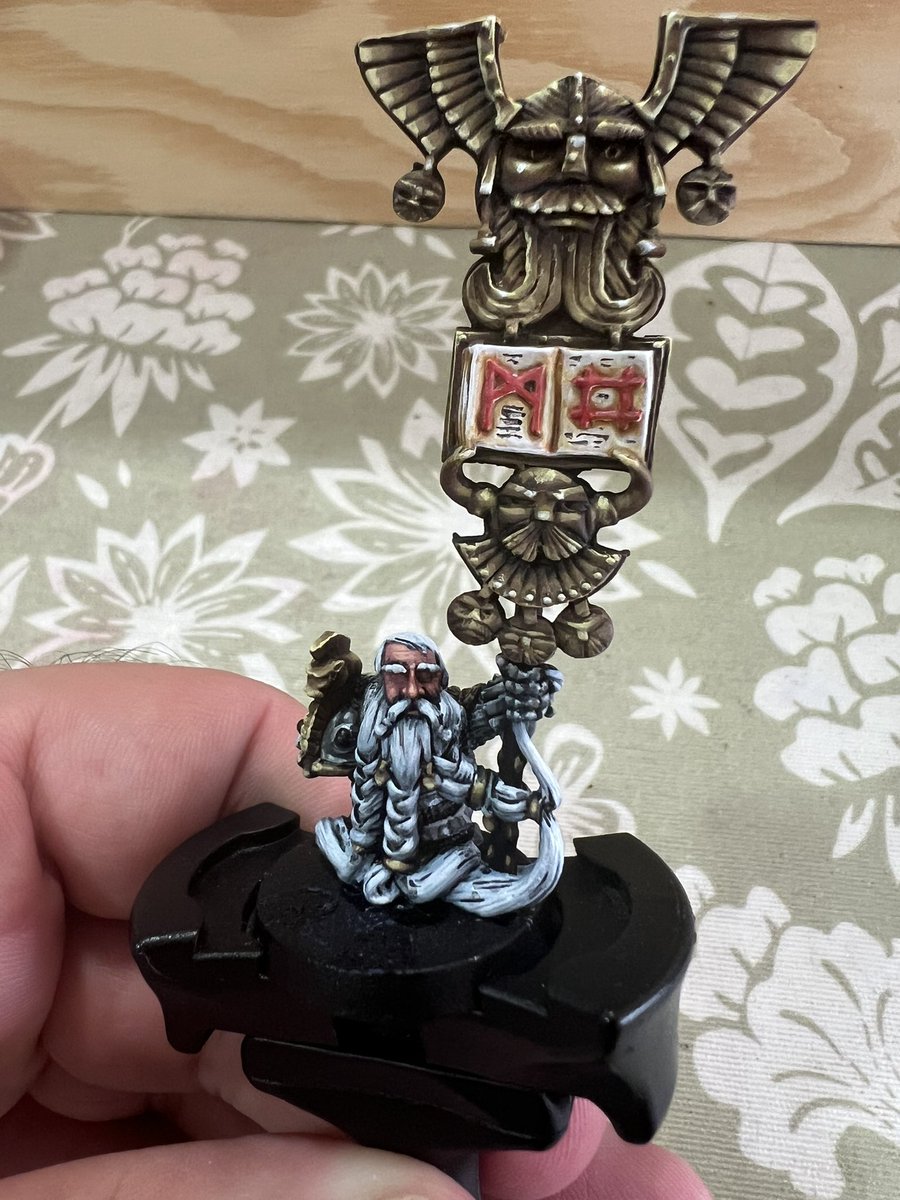 More work on the dwarf battlestandard bearer, beard and shopping list (grudges) done <a href="/warhammer/">Warhammer Official</a> #WarhammerCommunity #PaintingWarhammer