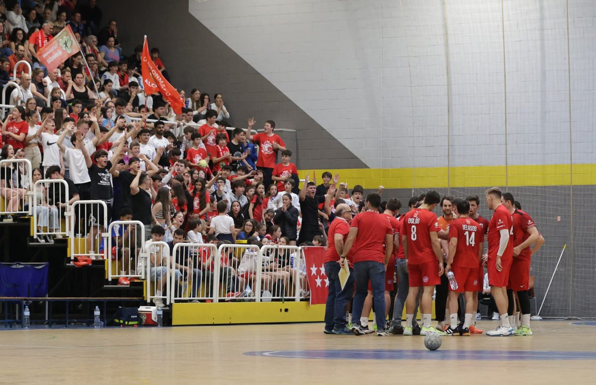 J.O.T. (@josete8877) on Twitter photo ➕2️⃣😃👌🕶️
✅ a domicilio para el <a href="/bmalcobendas/">Balonmano Alcobendas</a> en Málaga (28-30)
Sigue la gran DINÁMICA de JUEGO y RESULTADOS para los de <a href="/javiersuarezal/">Javier Suárez</a> 👔
🔥 <a href="/Nacho_gimeno92/">Nacho Gimeno</a> 6
🤜 <a href="/CedenaMario/">Mario Crespo Cedena</a> 5
👉 Iker 4
🤝 <a href="/gonzavelasco/">Gonzalo Velasco</a> & Torrejón 3
👌 <a href="/boyarizo/">Alberto Lopez</a> & <a href="/joseguti22/">Jose Gutierrez FT19</a> & Colón 2
📸 Pedro Martínez ➕2️⃣😃👌🕶️
✅ a domicilio para el <a href="/bmalcobendas/">Balonmano Alcobendas</a> en Málaga (28-30)
Sigue la gran DINÁMICA de JUEGO y RESULTADOS para los de <a href="/javiersuarezal/">Javier Suárez</a> 👔
🔥 <a href="/Nacho_gimeno92/">Nacho Gimeno</a> 6
🤜 <a href="/CedenaMario/">Mario Crespo Cedena</a> 5
👉 Iker 4
🤝 <a href="/gonzavelasco/">Gonzalo Velasco</a> & Torrejón 3
👌 <a href="/boyarizo/">Alberto Lopez</a> & <a href="/joseguti22/">Jose Gutierrez FT19</a> & Colón 2
📸 Pedro Martínez