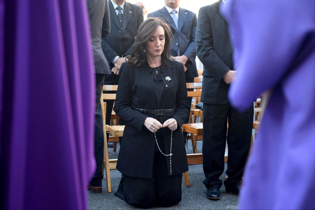 Que Dios bendiga a la República Argentina

¡Todo por Argentina! 🇦🇷

<a href="/VickyVillarruel/">Victoria Villarruel</a>