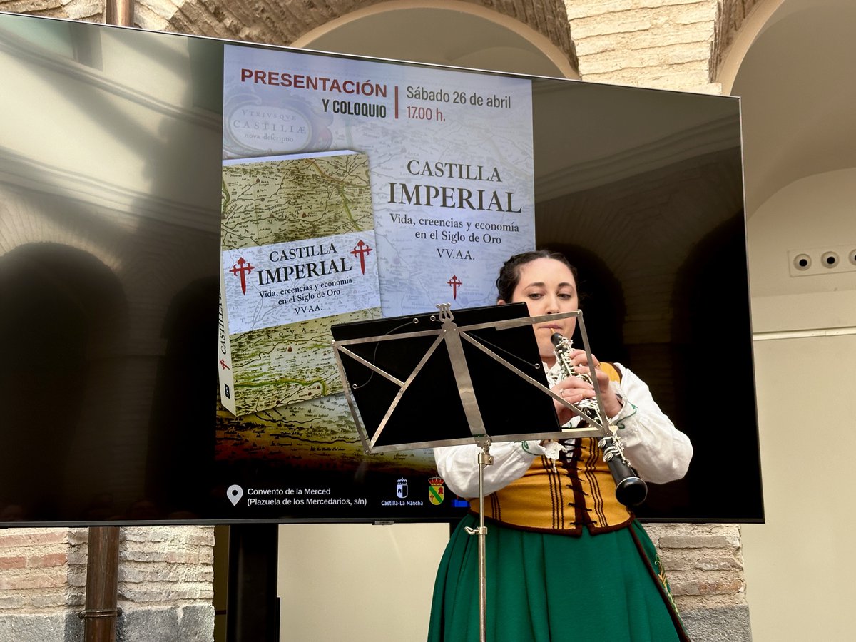 bsevillanom's tweet photo. En la presentación del libro «Castilla Imperial» en el Convento de la Merced de Ciudad Real organizada por @AlbaladejoSdO
#albaladejo #castillaimperial #albaladejosiglodeoro https://t.co/0dSwE0MGPx