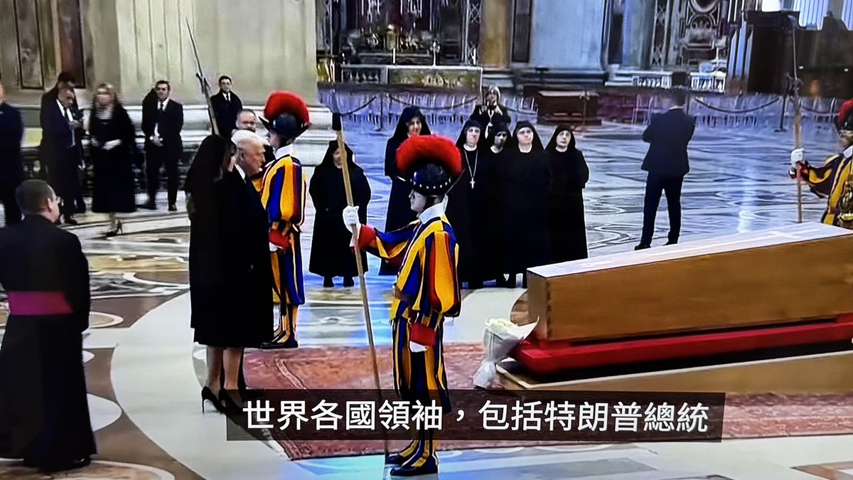 25万人参加教宗赞礼，包括世界各国领导，川普，拜登，泽连斯基，在这个纷乱的时代，教宗成为了凝聚世界，重温人类真善美的一个奇迹