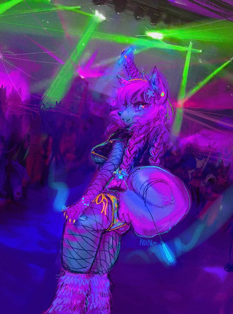 kolaepup's tweet image. she&apos;s a rave dawg