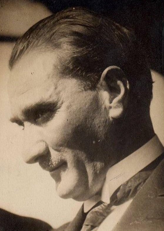 onur_1283's tweet photo. “Acizler için imkansız, korkaklar için inanılmaz gözüken şeyler kahramanlar için idealdir.” https://t.co/GDry53U8sr
