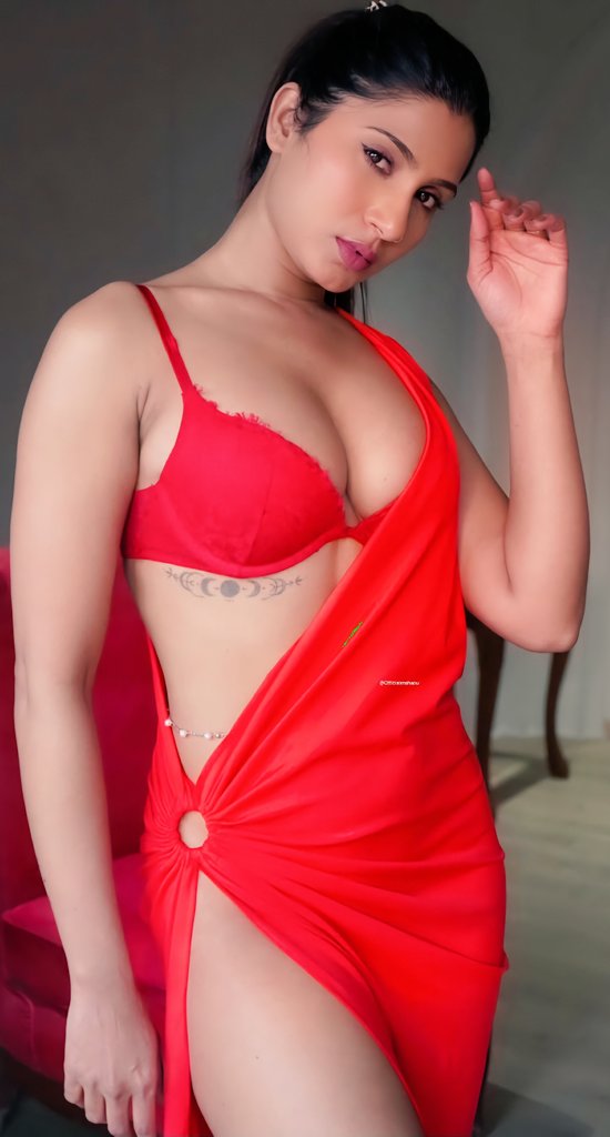 BeautiesInRed's tweet photo. ♥️♥️ Good Night Dear Naughty X Friends. ♥️♥️ https://t.co/UWu040QE7G