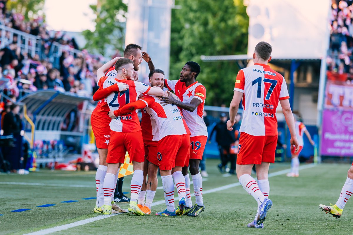 slaviaofficial's tweet photo. ⏳ Od našeho cíle nás dělí 45 minut 👊
#olosla https://t.co/dARMTMB9jO