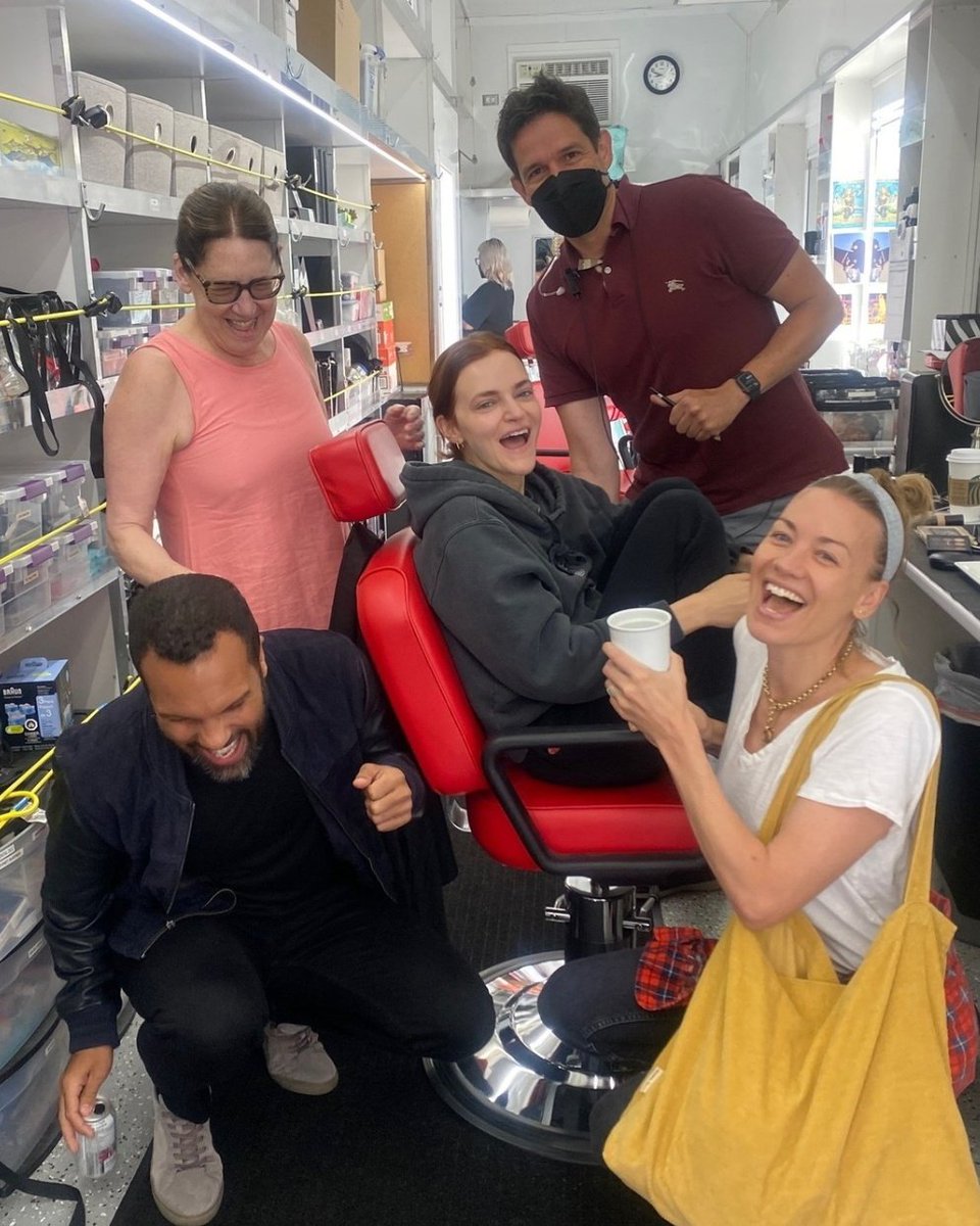 Yvonne Strahovski Brasil tweet media