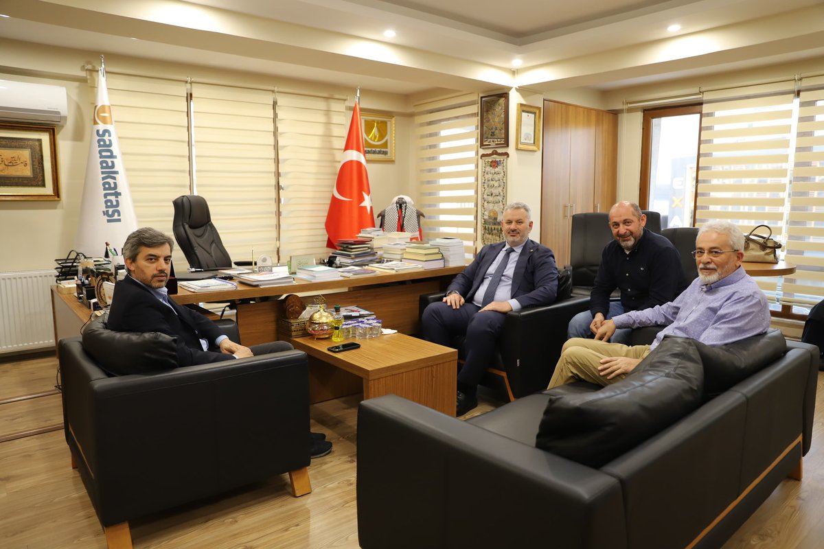 kemal_ozdal's tweet photo. Filistin 🇵🇸- Türkiye 🇹🇷 Parlementolar arası Dostluk Grubu Başkanı İstanbul Mv. Sn. @hasanturantr  Bey @sadakatasi derneğimizi ziyaret etti.
Görüşmede #Gazze’de devam eden çalışmalarımızı değerlendirdik.
Sn. Vekilimize #Lübnan’da yaşayan Filistinli mülteci hanımların el emeği ile yapılan özgür ve bağımsız Filistin haritasını hediye ettik.